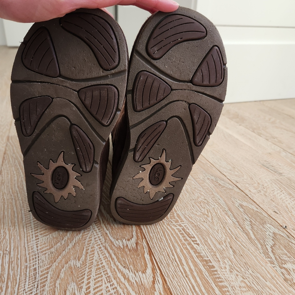 Limited edition uggs - Picture 7 of 7